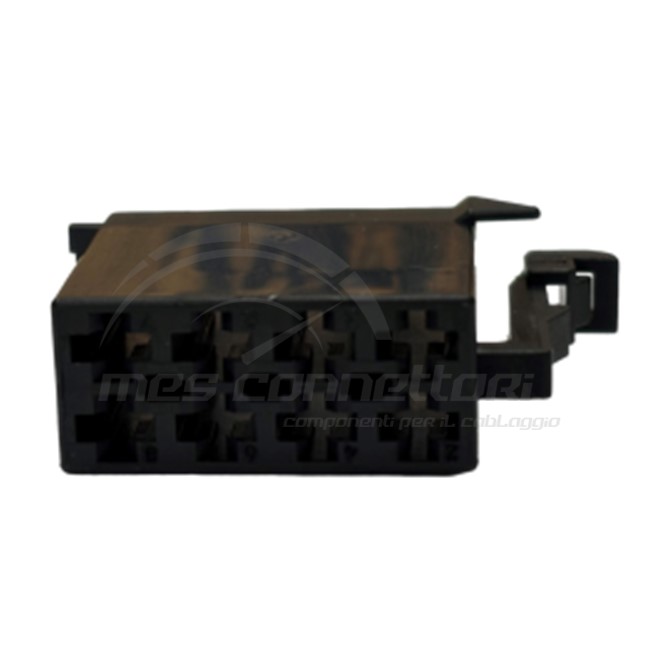 connettore tyco iso autoradio - 8 vie p.f. polarizzazione centrale nero